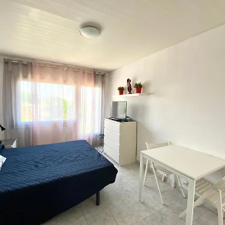 Palomar Apartment *